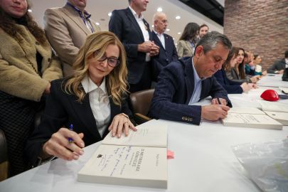 Özgür Özel: "Buğra Gökçe Bizi İktidara Hazırlayan Ekibin İçindedir"