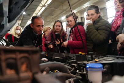 Kadınlara Güç Katan Araba Bakım Kursu Tamamlandı