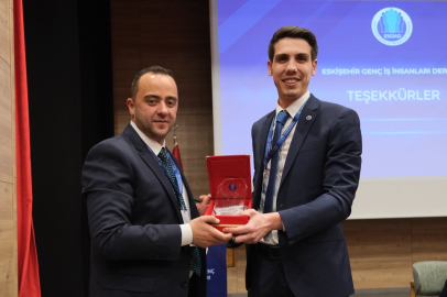 ESGİAD'da Bayrak Değişimi