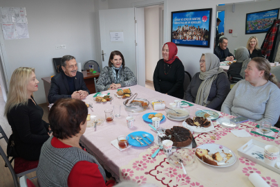 Başkan Ataç Beldeevi Kursiyerleri İle Buluştu