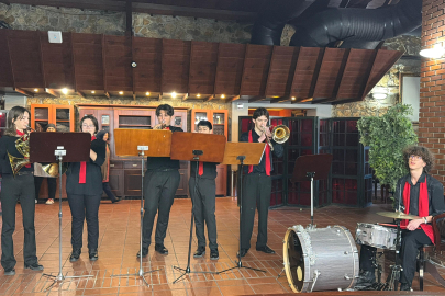 Anadolu Üniversitesi’nde Renkli Yeni Yıl Dinletisi