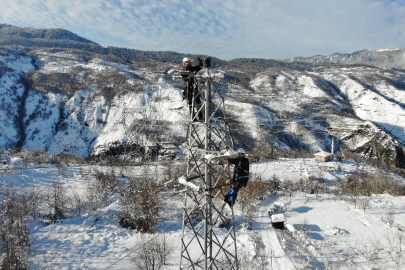 Çoruh EDAŞ, Yoğun Kar Yağışında Kesintisiz Enerji İçin Sahada