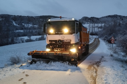 Büyükşehir Ekiplerinden Gece Boyu Kar Mesaisi