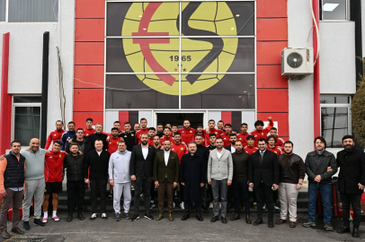 Vali Aksoy'dan Eskişehirspor'a Veda Ziyareti