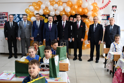 Eskişehir'de Öğrenciler Karne Heyecanı Yaşadı