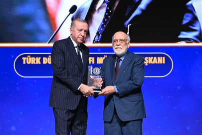Prof. Dr. Nabi Avcı'ya Kültür ve Turizm Bakanlığı Özel Ödülü