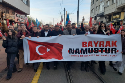 Bayrak Yürüyüşünde Teröre Tepki Vardı