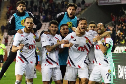 Öldük Öldük Dirildik, Üç Puanı Son Dakikada Aldık!