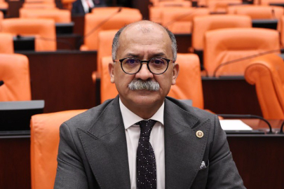 Dün Başka, Bugün Başka Konuşanların Siyasette Yeri Yoktur!