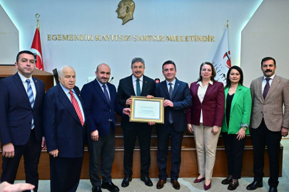 Vali Yılmaz’a "Sivrihisar Fahri Hemşehrilik Beratı" Verildi