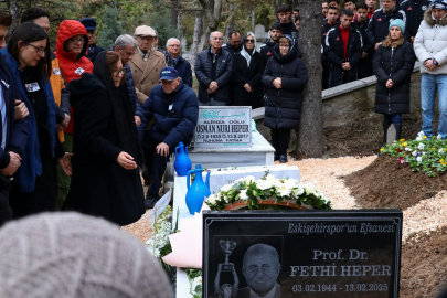 Prof. Dr. Fethi Heper Mezarı Başında Anıldı