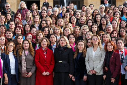 CHP Kadın Kolları’ndan Anıtkabir’e Ziyaret