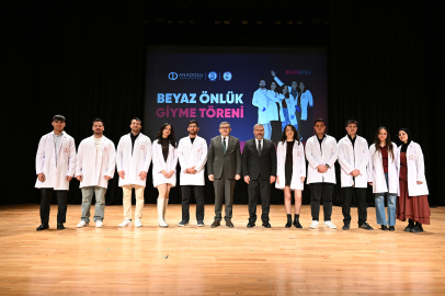 Geleceğin Eczacıları Törenle Beyaz Önlüklerini Giydi