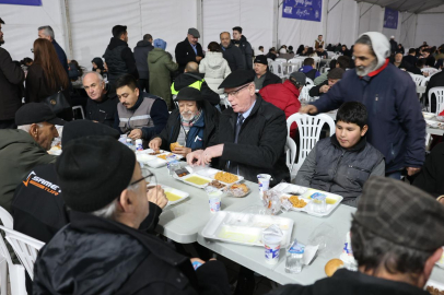 Başkan Kurt Ramazan’ın İlk İftarında Vatandaşlarla Buluştu