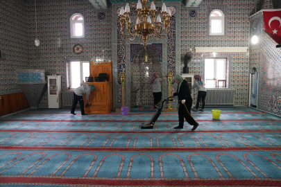 Cami ve Mescitlerde Temizlik Hizmetleri Sıklaştırıldı