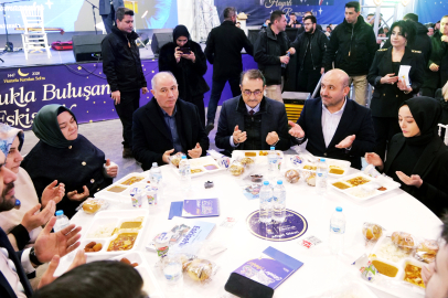 Dede Korkut Parkı’ndaki İftar Sofrasına Yoğun İlgi