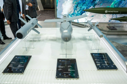 ROKETSAN, iş ortaklarıyla birlikte Suudi Arabistan’daki WDS Fuarına Çıkarma Yapıyor