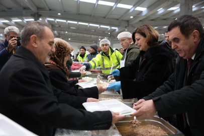 Büyükşehir'in İftar Sofrası Mahmudiye'de Kuruldu