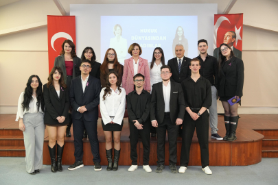 Başkan Ünlüce Genç Hukukçularla Tecrübelerini Paylaştı