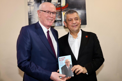 Kazım Kurt'u Anlatan Kitap Özgür Özel İle Buluştu