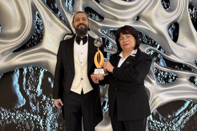 Yılın Barış İnsanı Ödülü Yazar Akif Manaf'ın