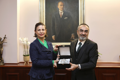 ELOGE Ödülü Başkan Ünlüce'ye Takdim Edildi