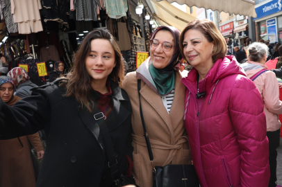 Başkan Ünlüce Çarşıda Bayram Coşkusunu Paylaştı