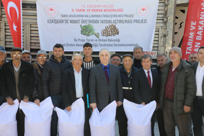 Sivrihisar’da 41 Ton Nohut Tohumu Dağıtıldı