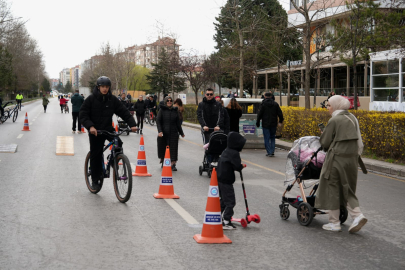 Arabasız Pazarda Cadde ve Sokaklar Vatandaşlara Açıldı