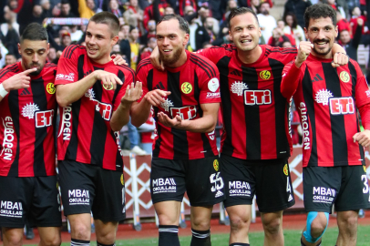 Eskişehirspor Belediye Kütahyaspor’u Sahadan Sildi