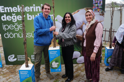 Sarıcakaya'da 600 Dut Fidanı Üreticilerle Buluştu