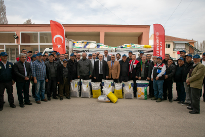 Eskişehir’de Yağlık Ayçiçeği Seferberliği: Odunpazarı ve Tepebaşı Çiftçisine Büyük Destek!