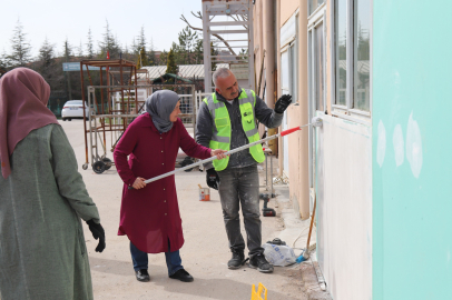 "Kadınlar için Alçı ve Boya Kursu" Katılımcılardan Tam Not Aldı