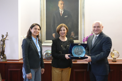 Tarık Balyalı'dan Başkan Ünlüce'ye Ziyaret