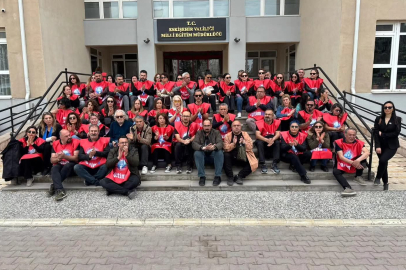 Eğitim İş Eskişehir’den Milli Eğitim Önünde Oturma Eylemi