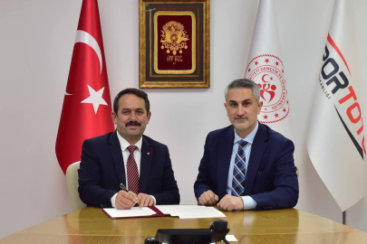 Günyüzü'ne Yapılacak Spor Yatırımları İçin İmzalar Atıldı