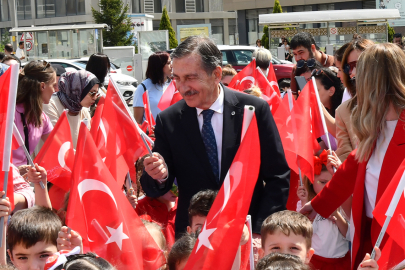 Başkan Ataç’ın 23 Nisan Ulusal Egemenlik ve Çocuk Bayramı Mesajı