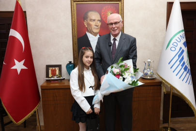 Odunpazarı’nda Başkanlık Makamı Minik Melis’e Emanet