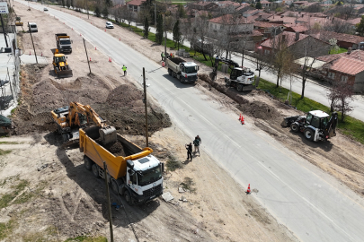 100'üncü Yıl Bulvarında Yol Genişletme Çalışmaları Sürüyor