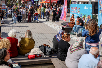 Sokaklar Açık Hava Sahnesine Dönüştü