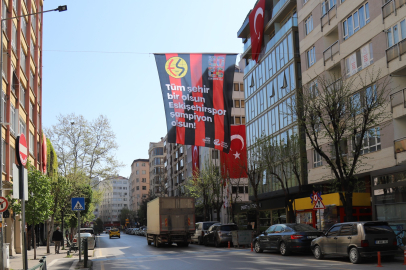 Büyükşehir Şehri Eskişehirspor Bayrakları İle Donatıyor