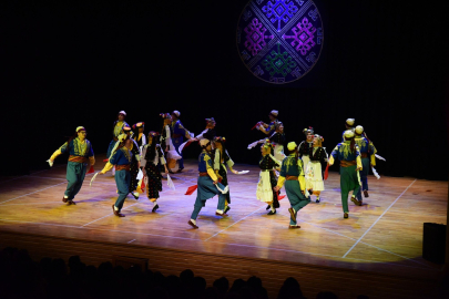 Halk Dansları Topluluğundan Folklor Şöleni