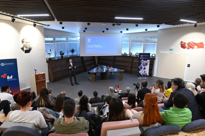 Haberciliğin Geleceği Anadolu Üniversitesi'nde Tartışıldı