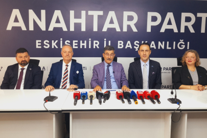 Ayhan Erel Eskişehir’den Seslendi: "Vatandaş Tahterevalli Siyasetinden Yoruldu"