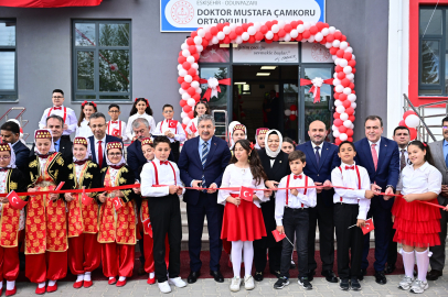 Dr. Mustafa Çamkoru Ortaokulu Yeni Hizmet Binası Törenle Açıldı