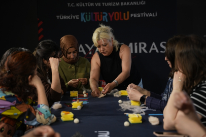 Kültür Yolu Festivali’nde Tiyatro Ve Geleneksel El Sanatları İlgi Odağı Oldu