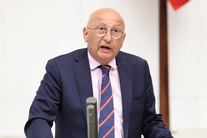 Çakırözer: "Makyajlanmış Duvarlar ve Panellerle Türkiye İtibar Kazanamaz"