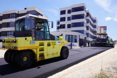 Tepebaşı'nda Yol ve Asfalt Mesaisi Sürüyor