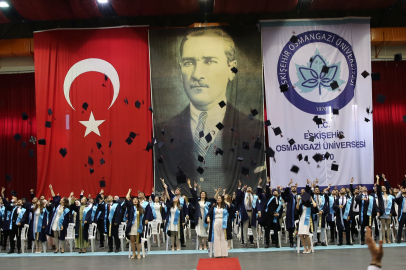 ESOGÜ Diş Hekimliği Fakültesi 2026 Mezunlarını Verdi