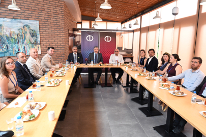 Vali Yılmaz, Anadolu Üniversitesi'nde Uluslararası Öğrencilerle Buluştu